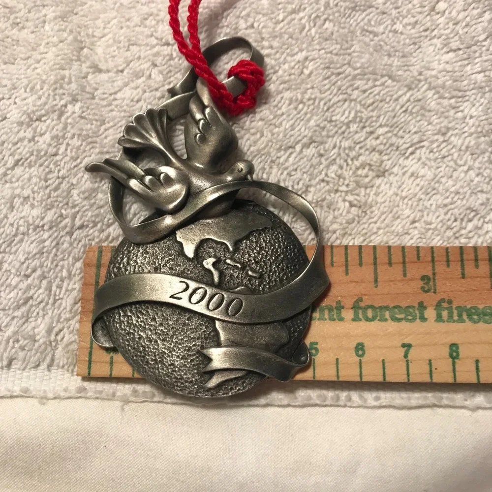 Vintage Avon Fine Collectibles 2000 